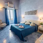 ベッド・アンド・ブレックファスト Blu Maison トロペーア