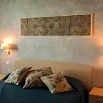 ベッド・アンド・ブレックファスト Blu Maison トロペーア