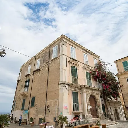 Blu Maison Bed and Breakfast 4*