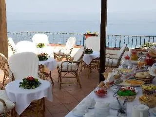 ベッド・アンド・ブレックファスト Blu Maison