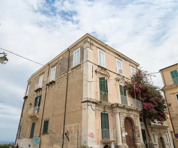 Blu Maison ベッド・アンド・ブレックファスト 4*